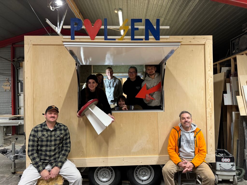 E09EBF09 51C9 4D97 9046 77409D611A20 1 105 C