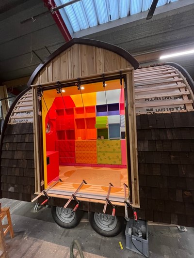 C2033880 4A64 46A7 B4F0 4E84C11DFEB1 1 105 C